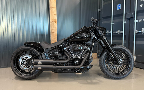 'Black Force' Custom Fatboy 2021 