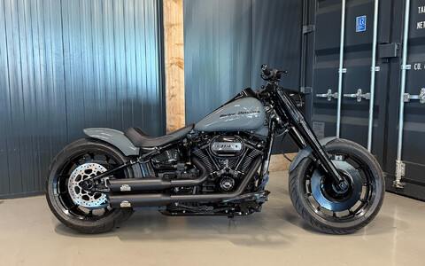 'Como Racing' Custom Fatboy