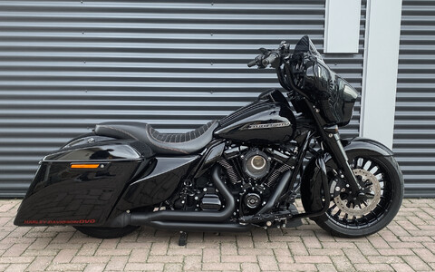 *Street Glide 2019 FLHXS