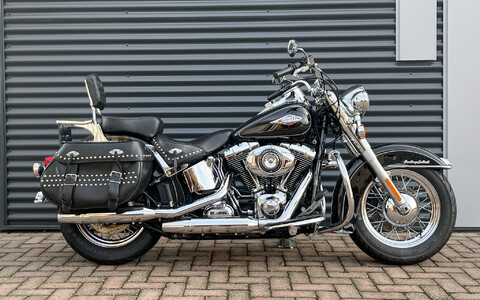 Heritage softail classic flstc 2013