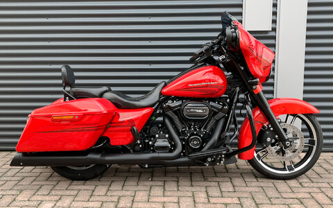 *Street Glide special uit 2017 FLHXS 