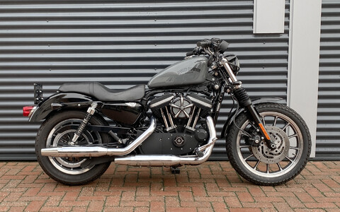 *Sportster XL 883 R 2008