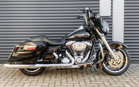 *Street Glide 2013 FLHX