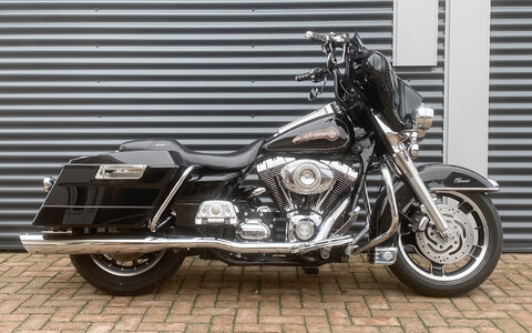 *Electra Glide 2007 FLHTC