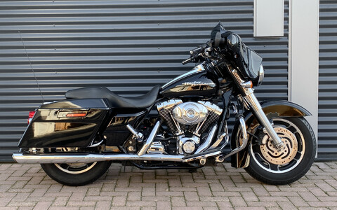 *Street Glide FLHX 2006