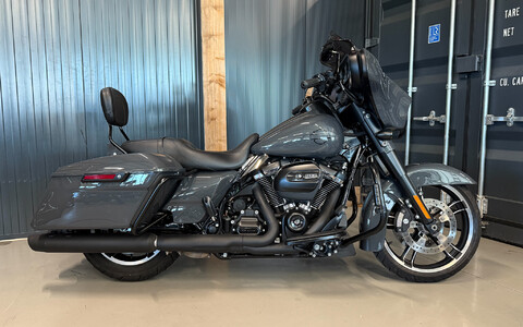 FLHX Street Glide M8 107 2017