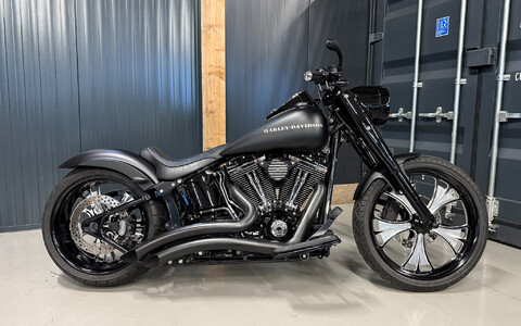 *FLSTF Fatboy Custom 'Contrast Black' 2005