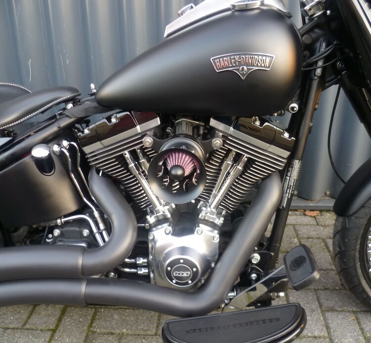 Black bobber 2012