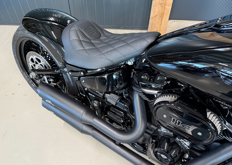 'Black Force' Custom Fatboy 2021 