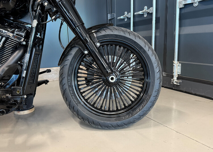 'Black Force' Custom Fatboy 2021 