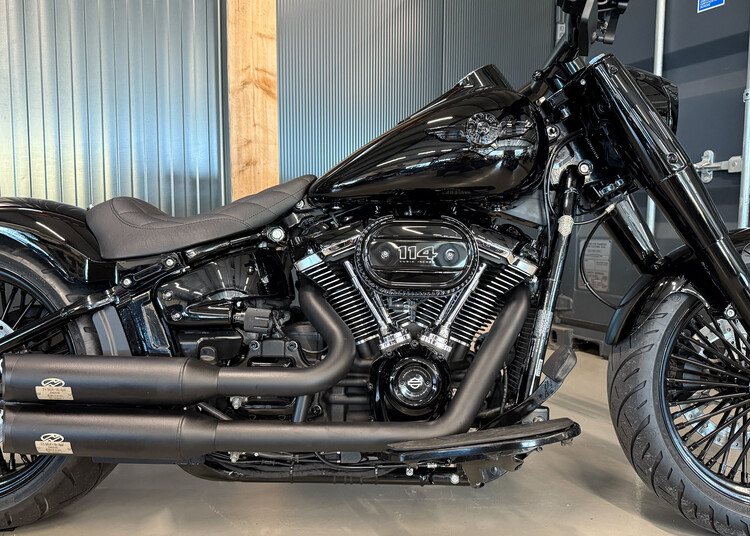 'Black Force' Custom Fatboy 2021 
