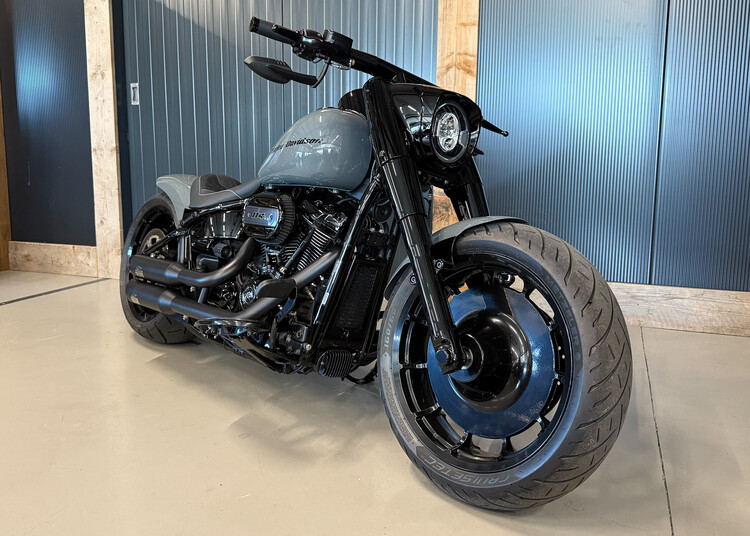 'Como Racing' Custom Fatboy