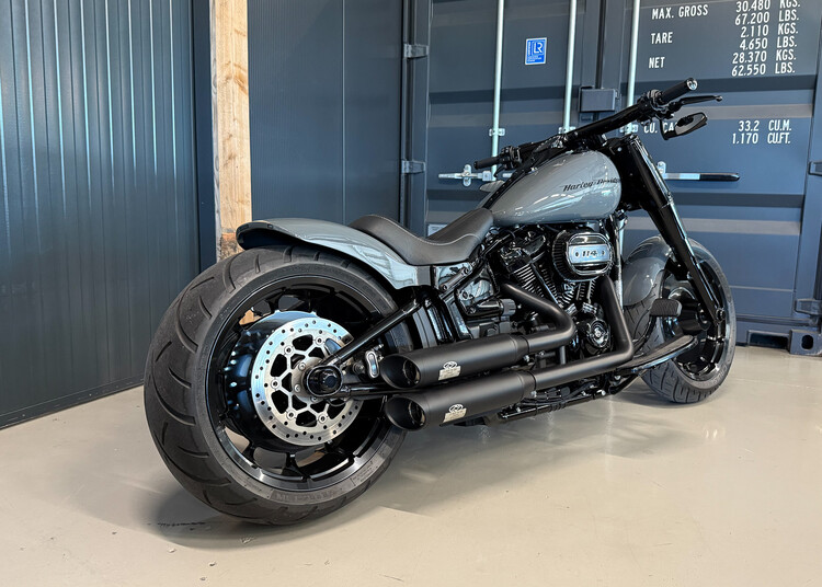 'Como Racing' Custom Fatboy