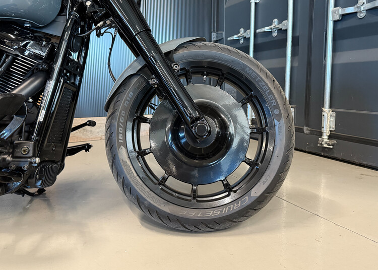 'Como Racing' Custom Fatboy