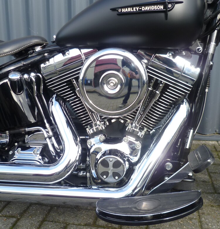 Black bobber 2002