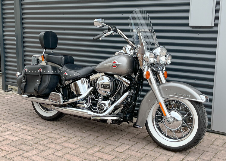 *Heritage softail classic FLSTC 2016 