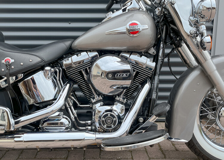 *Heritage softail classic FLSTC 2016 