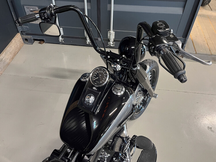 Custom Bobber 2000