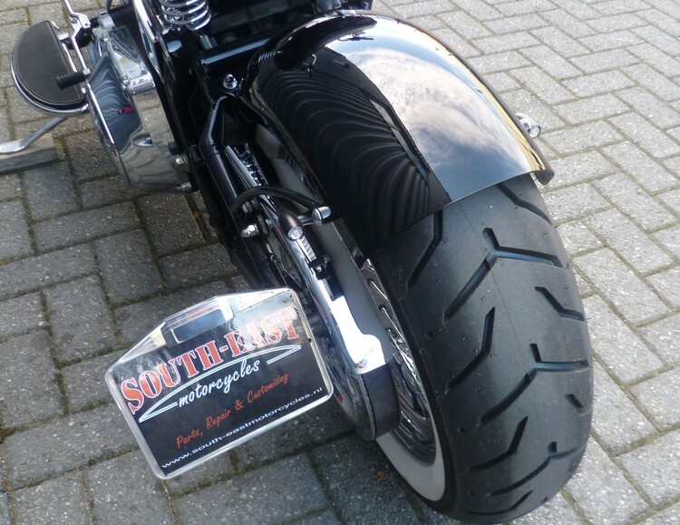 FLSTC NO 1 BOBBER 2006