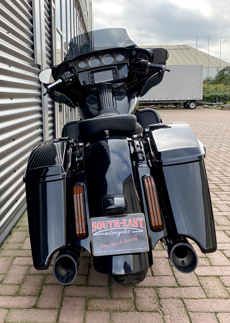 Street Glide CVO 2017 FLHXSE