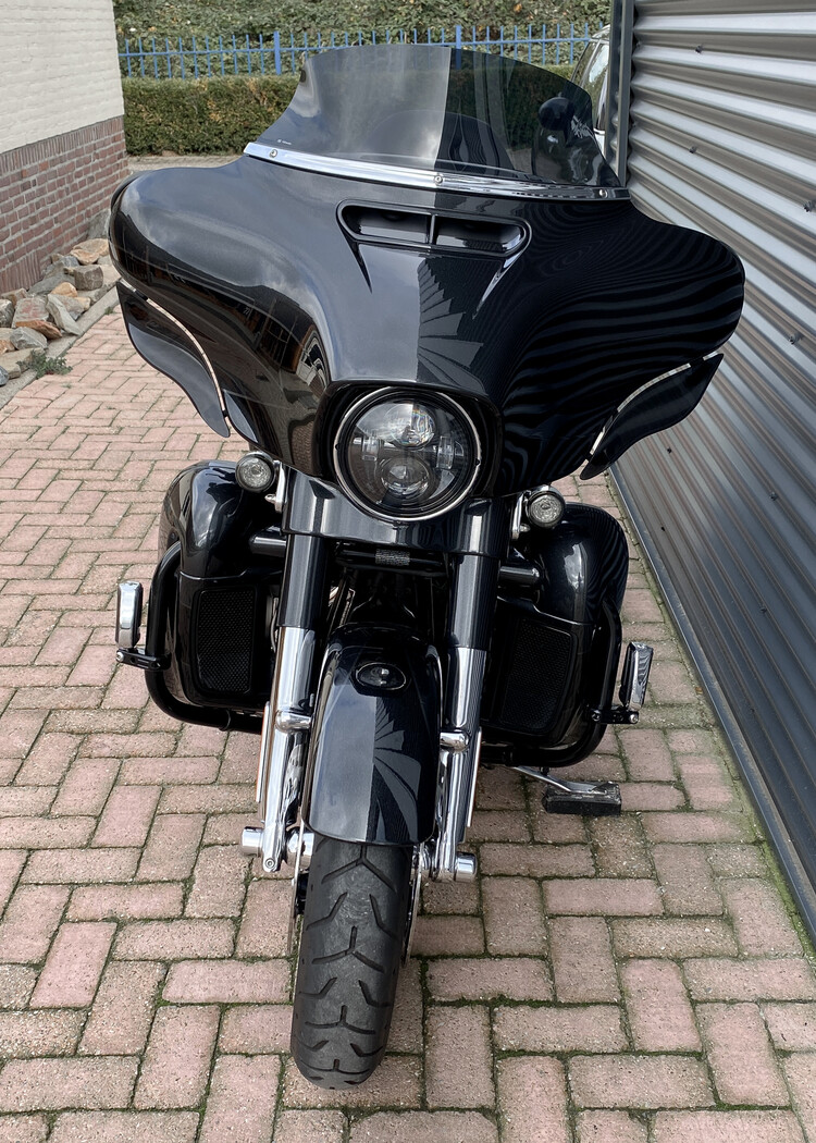 Street Glide CVO 2017 FLHXSE