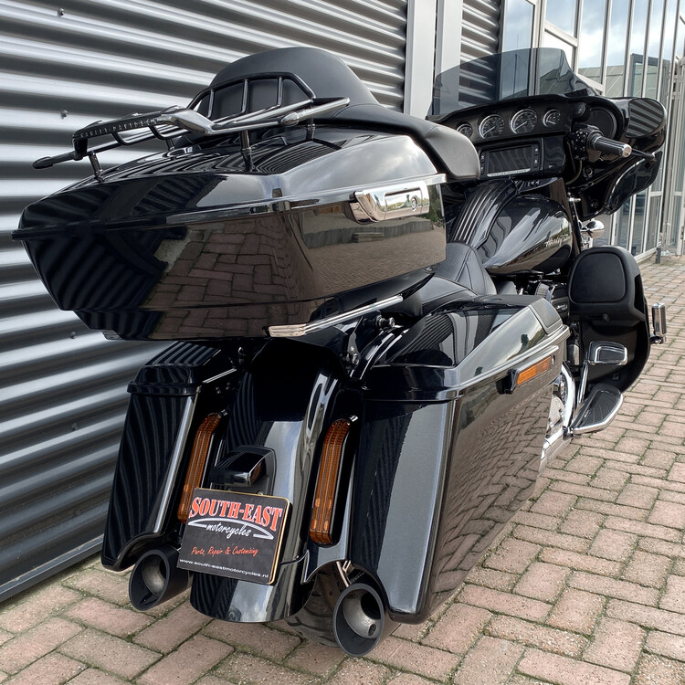Street Glide CVO 2017 FLHXSE
