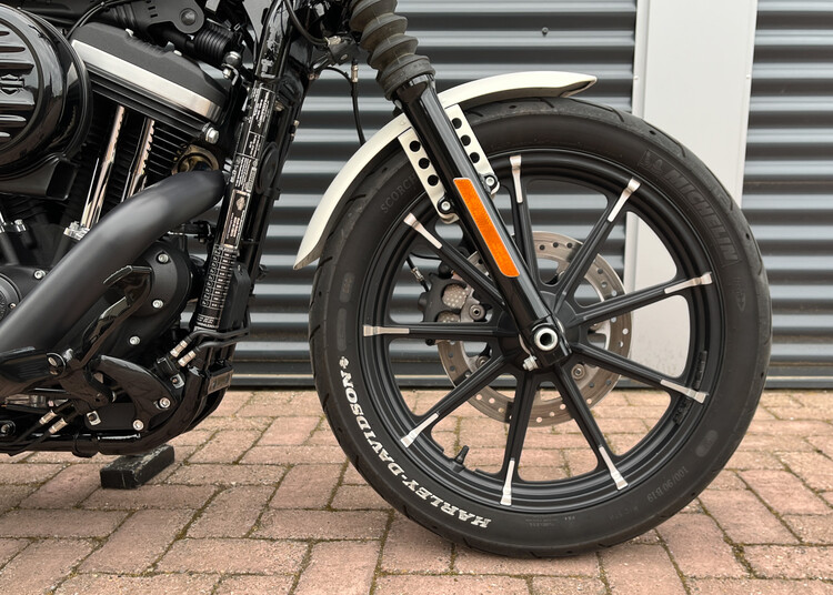 *Sportster Iron 2017 XL 883 N