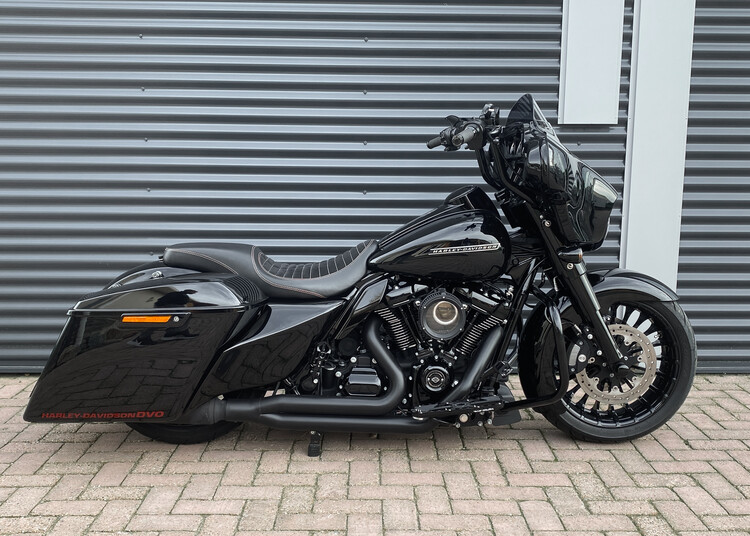 *Street Glide 2019 FLHXS