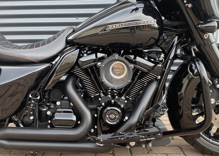 *Street Glide 2019 FLHXS