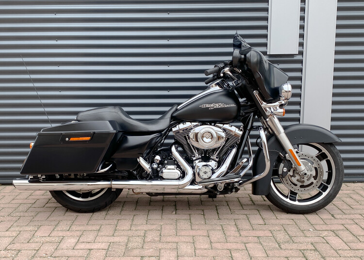 *Street Glide 2011 FLHX