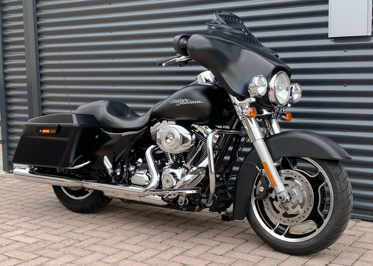 *Street Glide 2011 FLHX