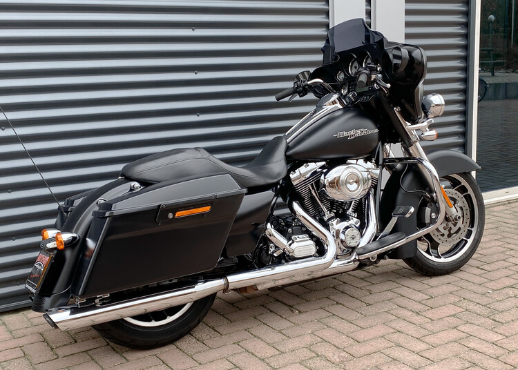 *Street Glide 2011 FLHX