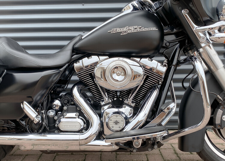 *Street Glide 2011 FLHX
