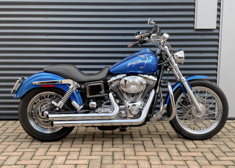 *Super glide 2005 FXD
