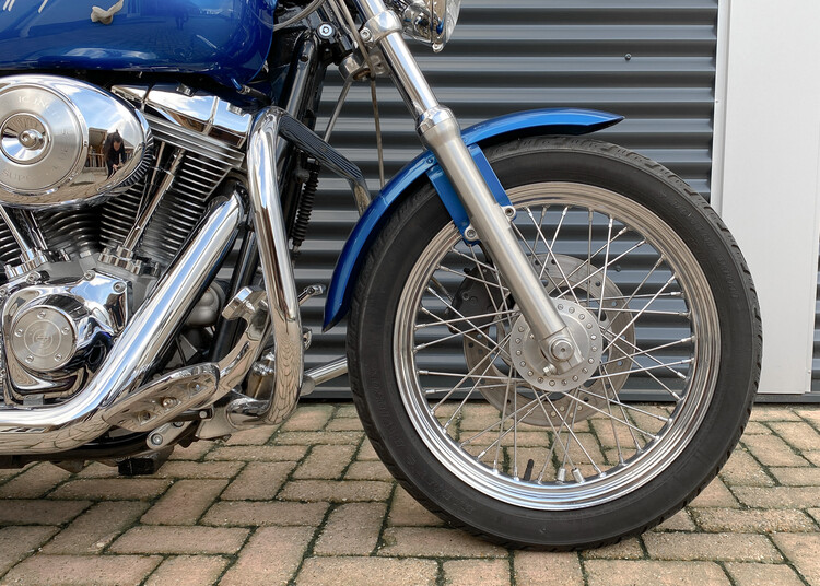 *Super glide 2005 FXD