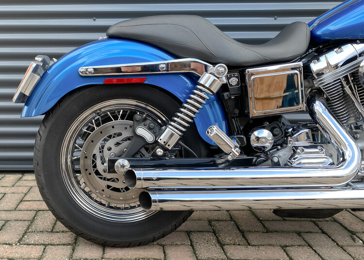 *Super glide 2005 FXD