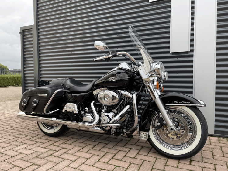 Road King Classic FLHRC 2011