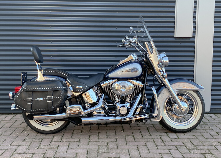 *Heritage softail classic 2001 flstc