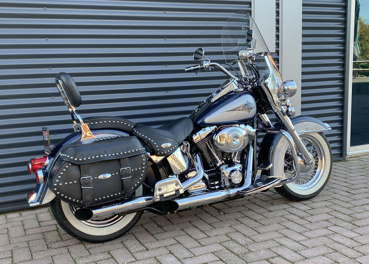 *Heritage softail classic 2001 flstc