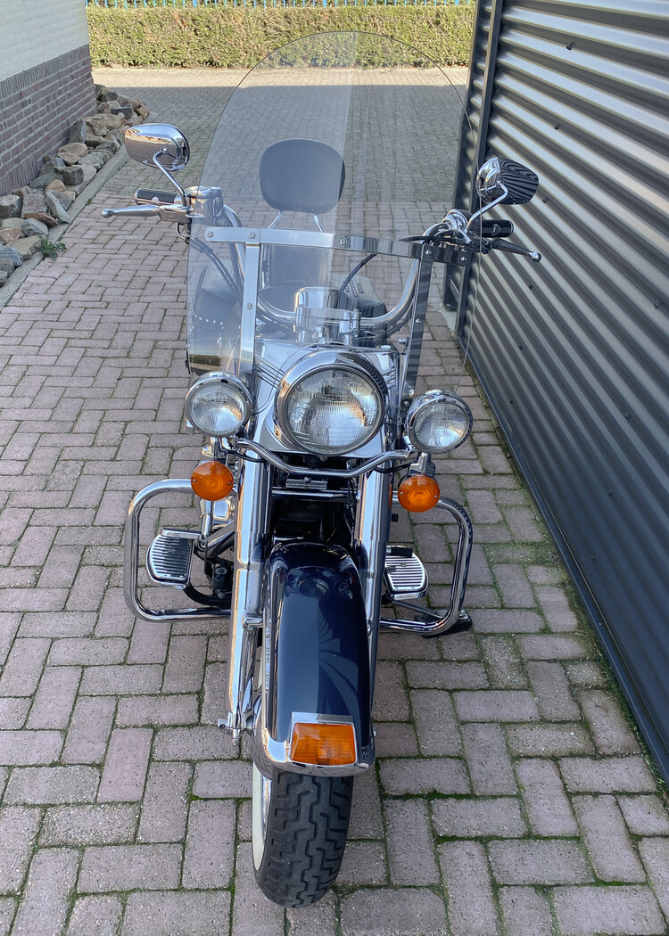 *Heritage softail classic 2001 flstc