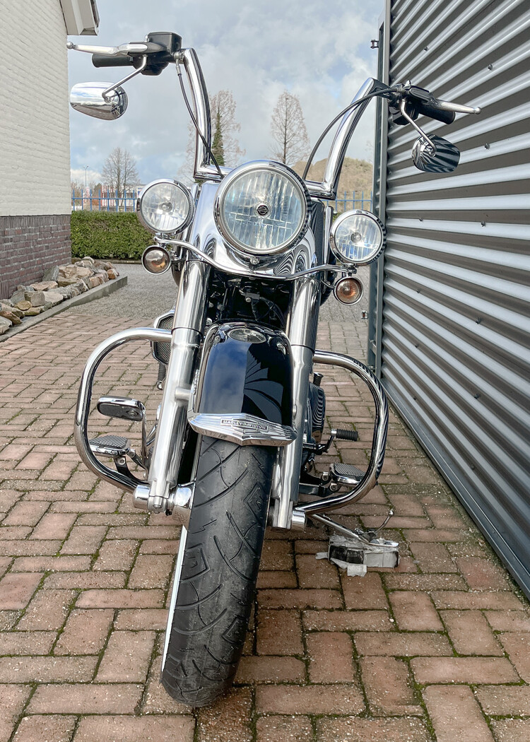 *Softail Deluxe 2016 flstn