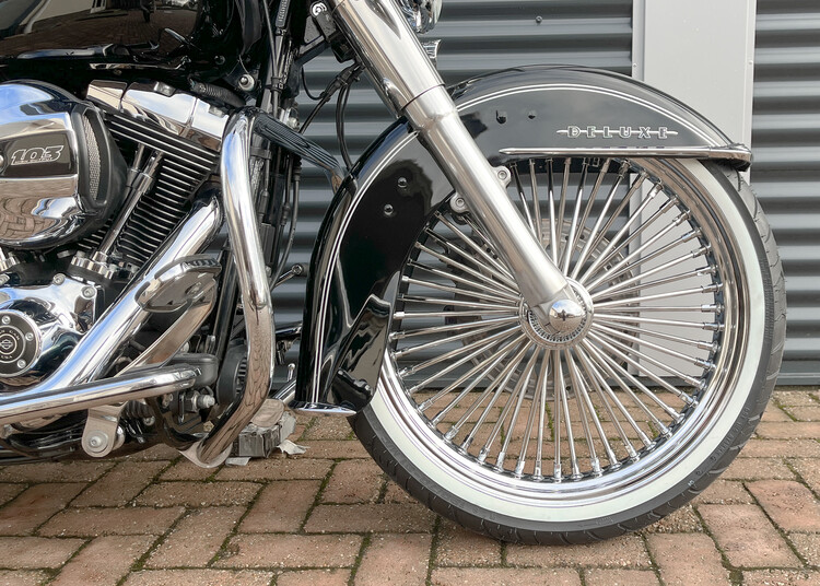 *Softail Deluxe 2016 flstn