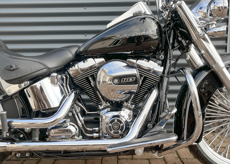 Heritage Softail Deluxe 2016 flstn