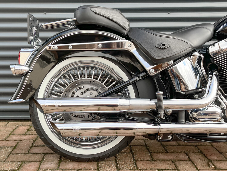*Softail Deluxe 2016 flstn