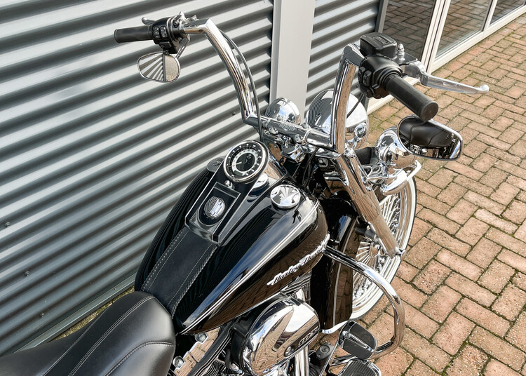 Softail Deluxe 2016 flstn