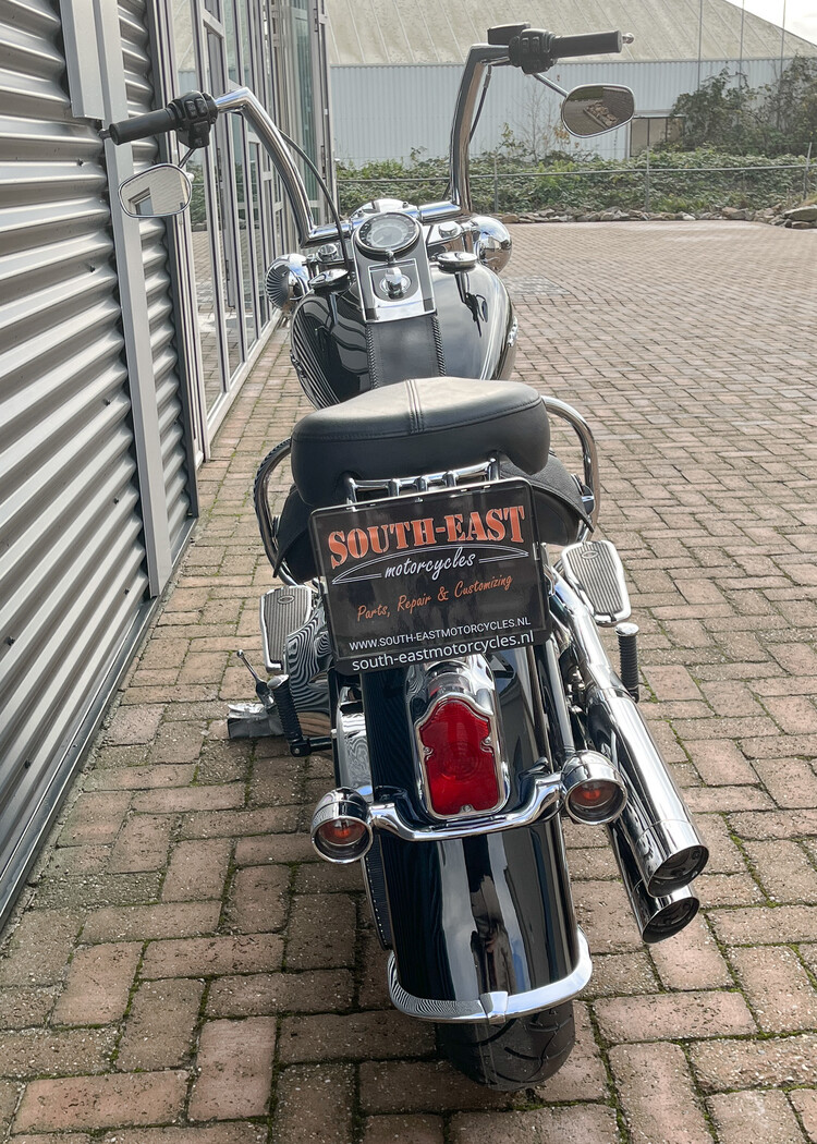 *Softail Deluxe 2016 flstn