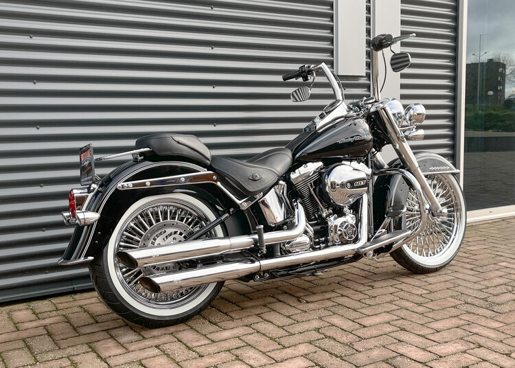 *Softail Deluxe 2016 flstn