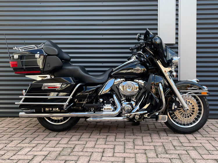 *Elektra Ultra Glide Classic 2010 FLHTCUI