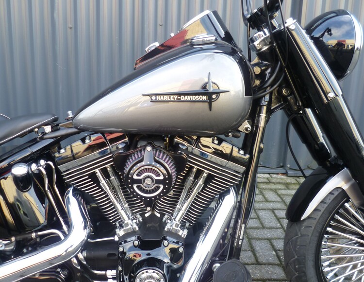 SOUTH-EAST BOBBER GOES USA