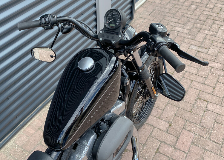 *Sportster Nightster 2008 XL 1200